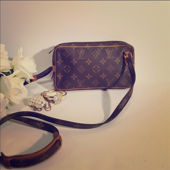 Authentic Luis Vuttion Poshette Marly 861 - Picture 1 of 8